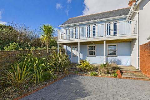 4 bedroom semi-detached house for sale, 175 yards from St Mawes Waterfront.