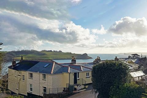 4 bedroom semi-detached house for sale, 175 yards from St Mawes Waterfront.
