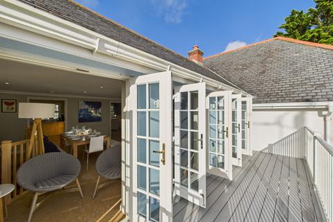 4 bedroom semi-detached house for sale, 175 yards from St Mawes Waterfront.