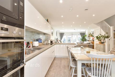 Thalia Way, Rochester, Kent