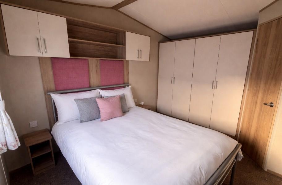 D60 Abi Oakley M1 Bedding