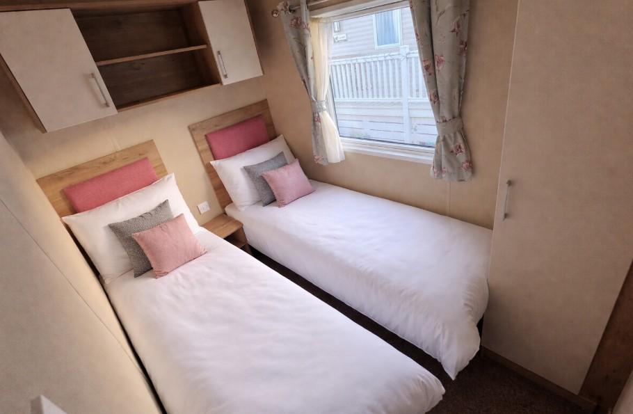 D60 Abi Oakley T1 Bedding