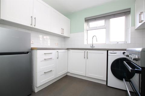1 bedroom flat to rent, Greenacres, Furnace Green, Crawley