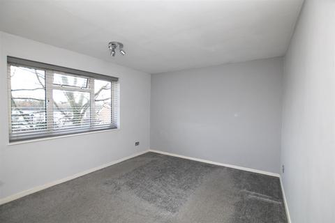1 bedroom flat to rent, Greenacres, Furnace Green, Crawley