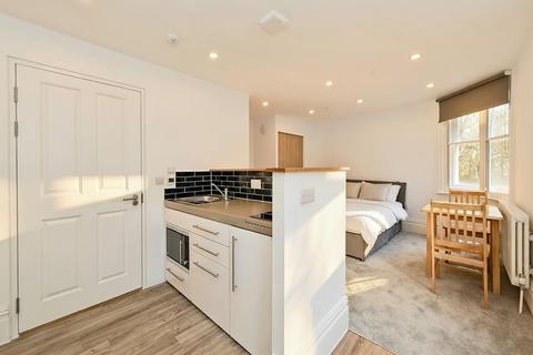 Studio to rent, Fulham Road, Chelsea, SW3