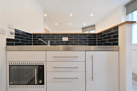 Studio to rent, Fulham Road, Chelsea, SW3