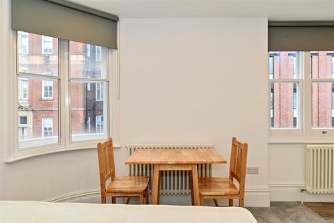 Studio to rent, Fulham Road, Chelsea, SW3