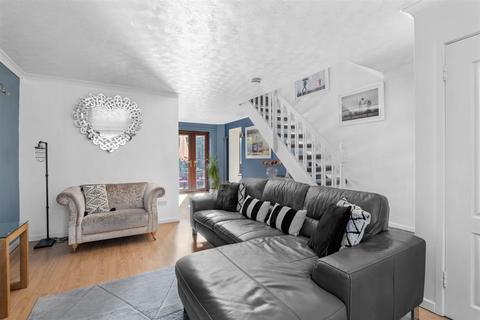 4 bedroom semi-detached house to rent, Glenmore Drive, Coventry