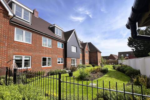 undefined, Victoria Road, Manns Lodge, GU6