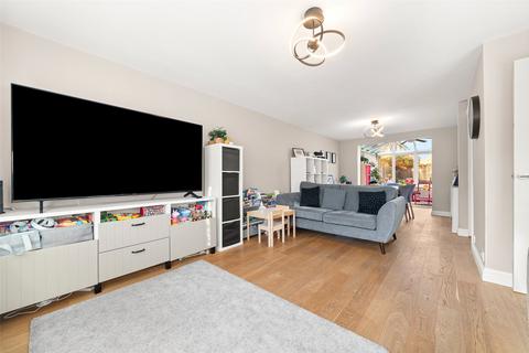 3 bedroom semi-detached house for sale, Pigott Road, Berkshire RG40