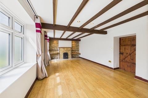 4 bedroom cottage for sale, Forest Road, Hartwell, NN7 2HE