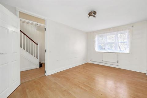 4 bedroom end of terrace house for sale, Yeats Close, London NW10