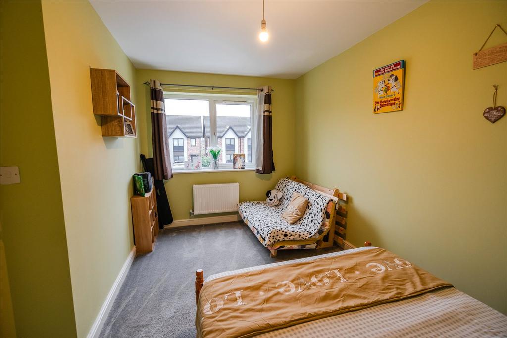 Bedroom 2 (2)
