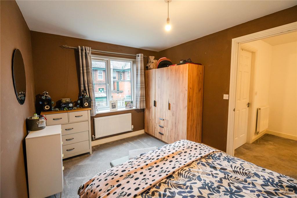 Bedroom 1 (2)