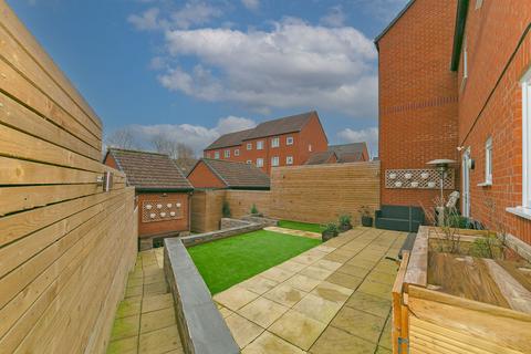 3 bedroom end of terrace house for sale, Turneys Drive, Wolverton Mill, MK12