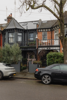 4 bedroom terraced house for sale, Normanby Road, London, NW10