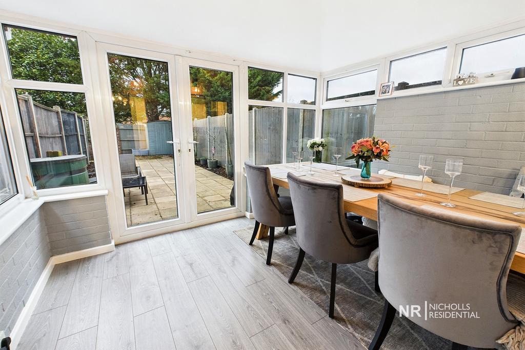 Conservatory/Dining Room