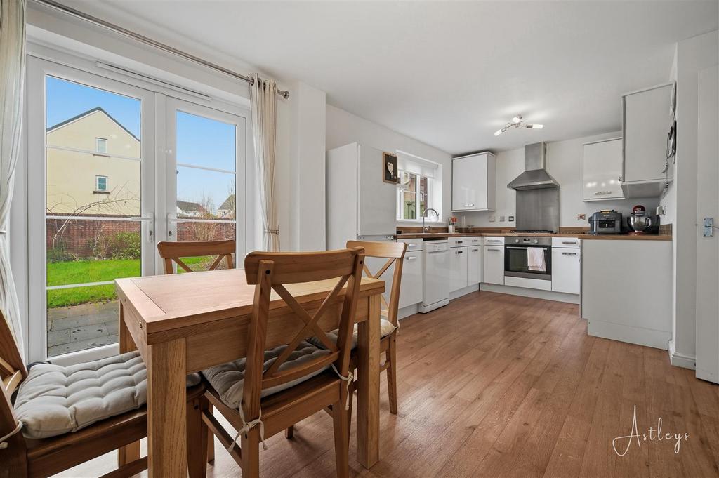 Kitchen/Dining Room