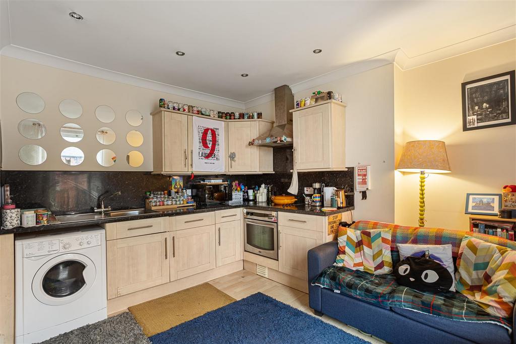 Flat 7 10 Wenlock Terrace 10.jpg