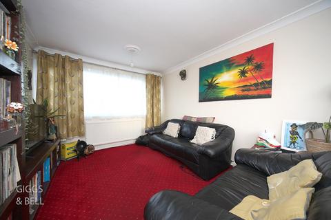 3 bedroom end of terrace house for sale, Thrales Close, Luton, Bedfordshire, LU3