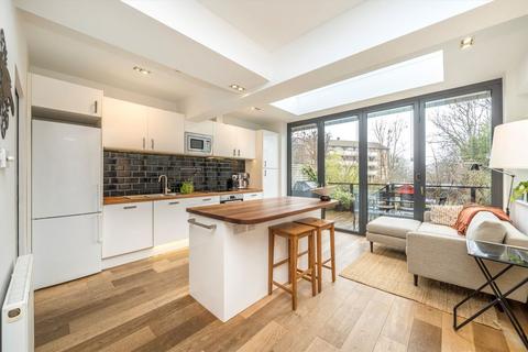 4 bedroom semi-detached house for sale, Canonbie Road, London SE23