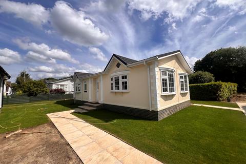 2 bedroom park home for sale, Burnt Oak Lane, Newdigate RH5