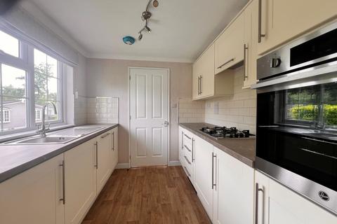 2 bedroom park home for sale, Burnt Oak Lane, Newdigate RH5