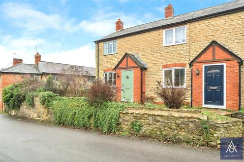 2 bedroom end of terrace house for sale, Bell Lane, Brackley NN13