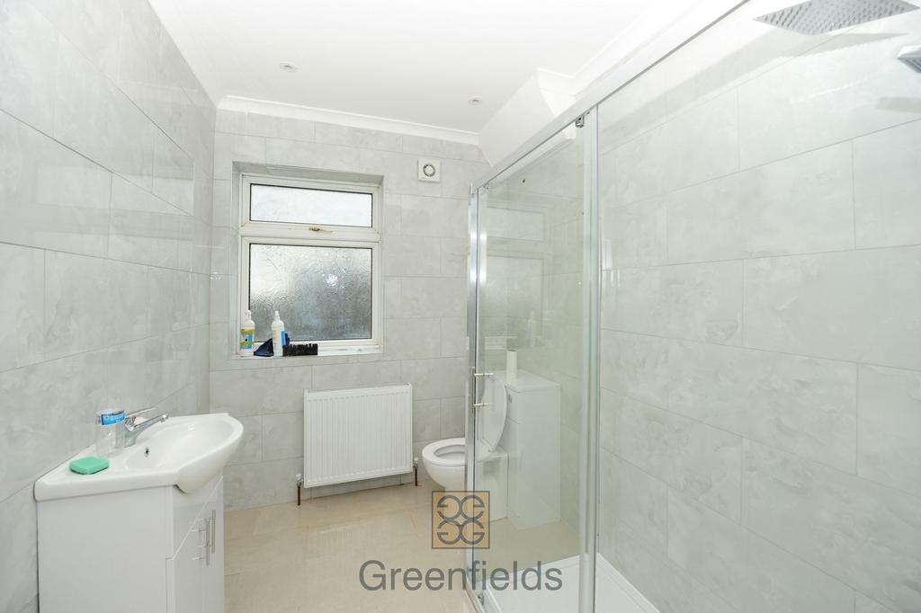 Bathroom (downstairs)