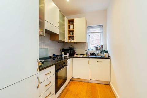 3 bedroom flat to rent, Ebbsfleet Road, London NW2