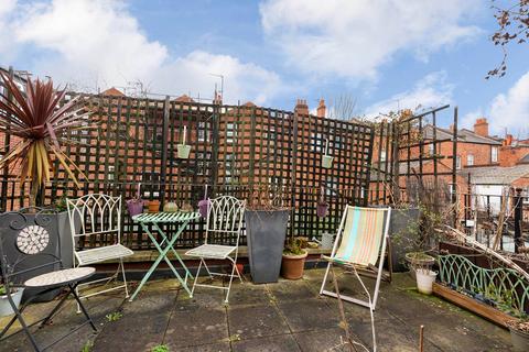 3 bedroom flat to rent, Ebbsfleet Road, London NW2