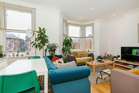 3 bedroom flat to rent, Ebbsfleet Road, London NW2