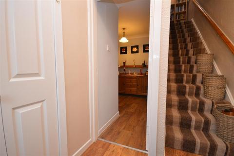 3 bedroom semi-detached house for sale, Thornhill Road, Castleford