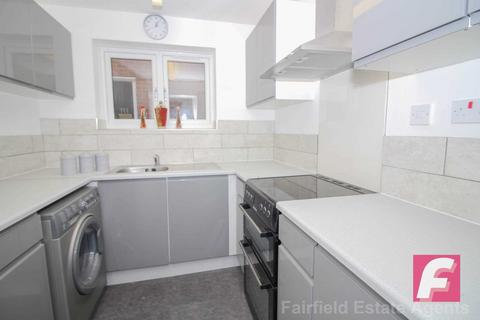 2 bedroom flat to rent, Turnberry Court, Watford, WD19
