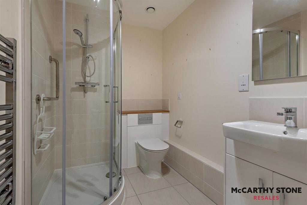 Shower Room: