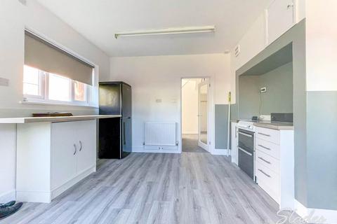 3 bedroom semi-detached house to rent, Christchurch Road, Bournemouth, Dorset