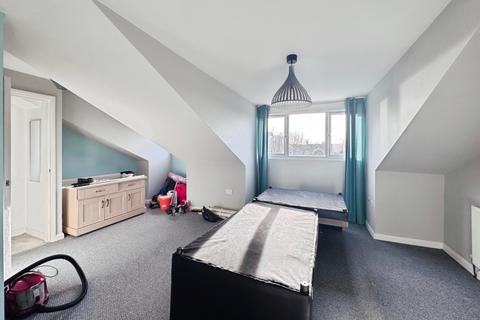 1 bedroom apartment to rent, South Avenue, Southend-On-Sea