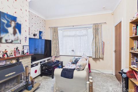 3 bedroom end of terrace house for sale, Sutton View, Hull HU8