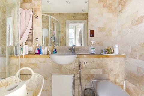 Studio for sale, Fulham Road, Chelsea, London, SW10