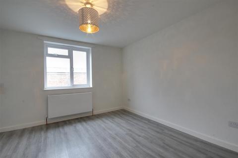 3 bedroom flat to rent, Burlington Road, Enfield