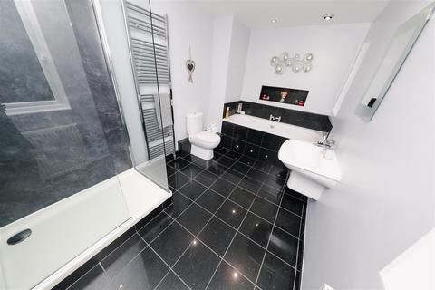 undefined, Station Road, Thornton