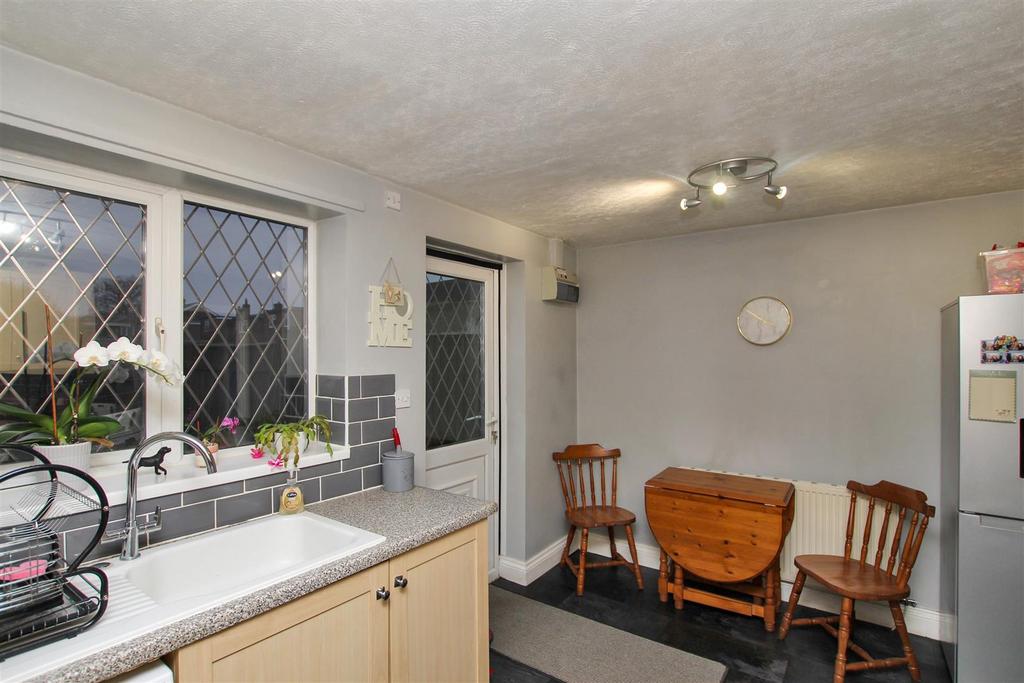 Kitchen &amp; Diner - b.JPG