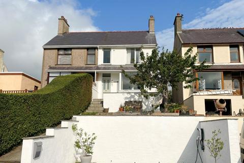 undefined, Bryn Du, Ty Croes, Anglesey, LL63