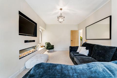 3 bedroom semi-detached house for sale, Farnworth Close, Widnes WA8