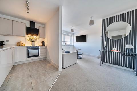 2 bedroom flat for sale, Hitchin Road, Arlesey, SG15