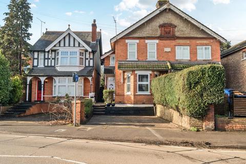 Monument Road,  Woking,  GU21