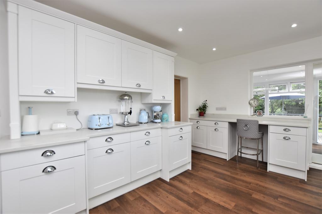 Kitchen 4