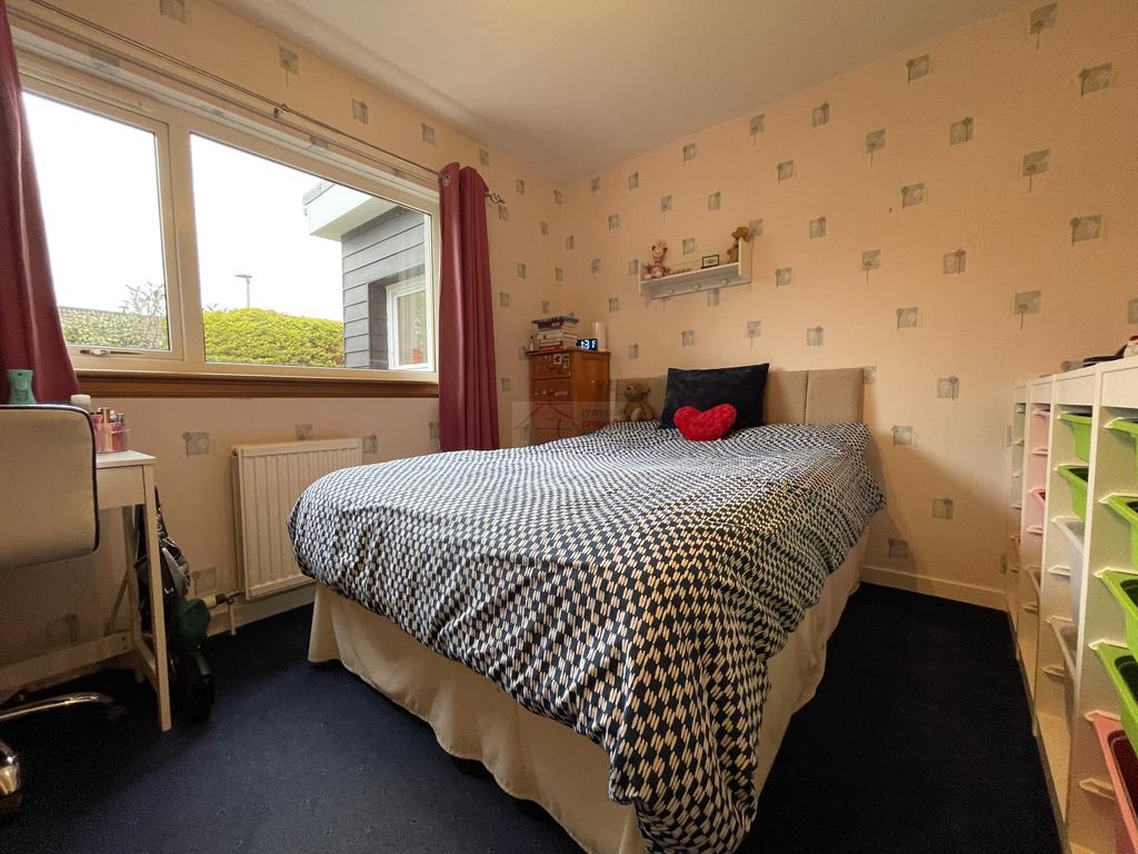 Bed 4a.JPG