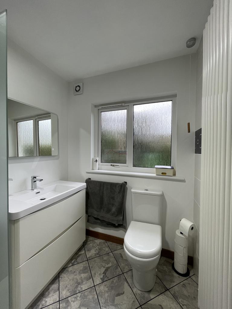 Shower room a.JPG