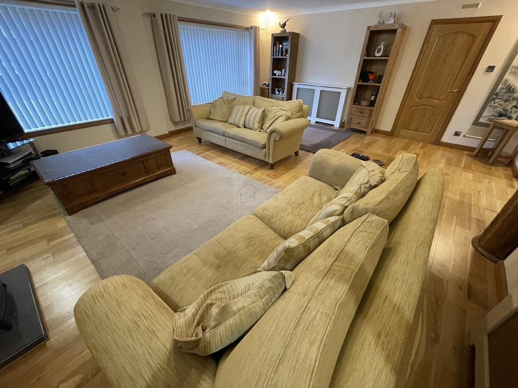 Lounge c.JPG